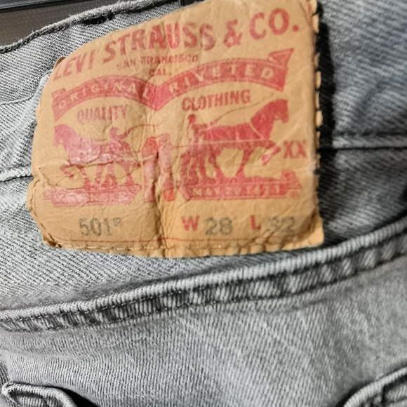 Levi 501 Red Tab Button Fly Gray Wash 28×32 - Picture 8 of 12